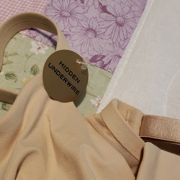 NWT Wacoal's Flawless Comfort Hidden Underwire Bra - Picture 3 of 5